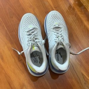 Hoka Clifton Sevens